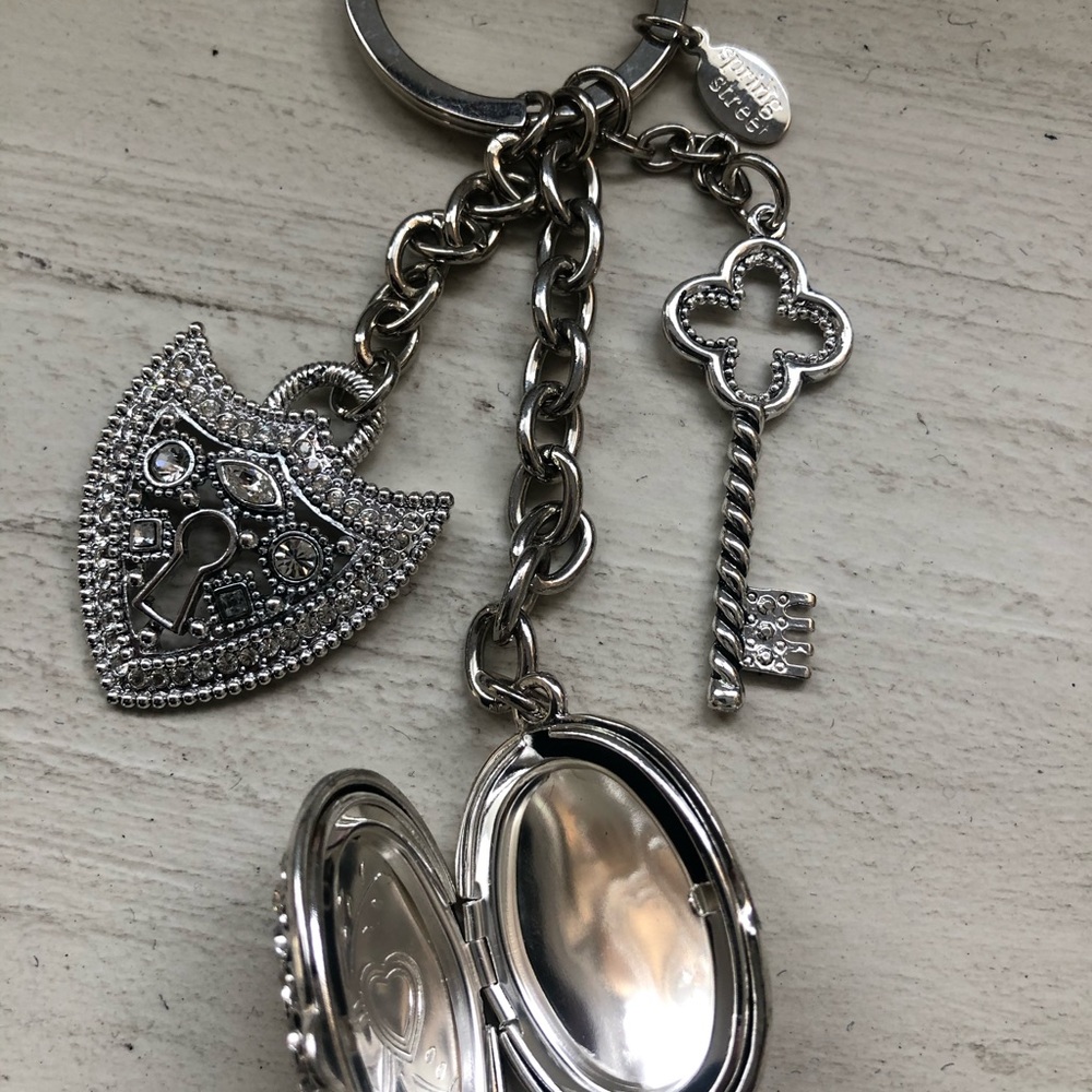 Spring Street ..... key chain - Picture 14 of 16